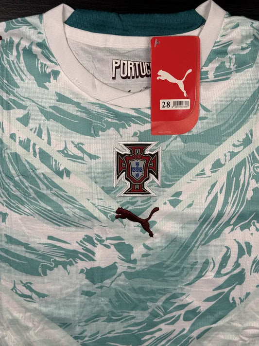 Kit Infantil Seleção Portugal Branco e Verde II 26/27