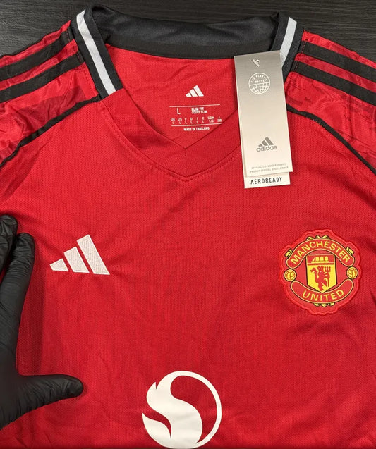 kit camisa/short Manchester United Vermelha I 25/26