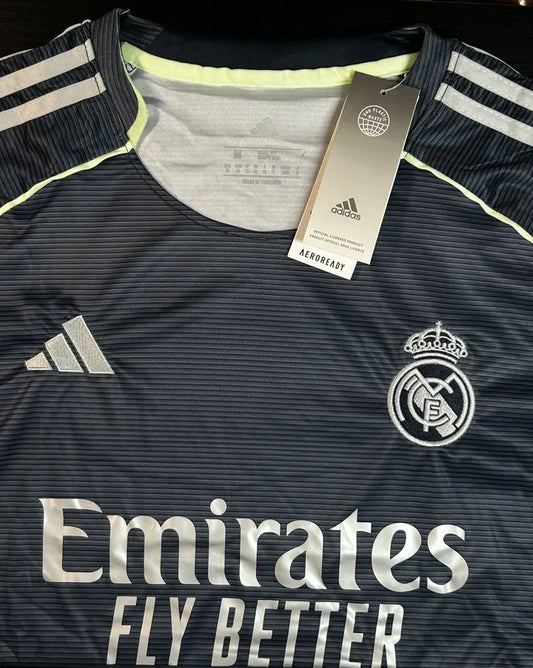 Kit Camisa/Short Real Madrid Cinza 25/26