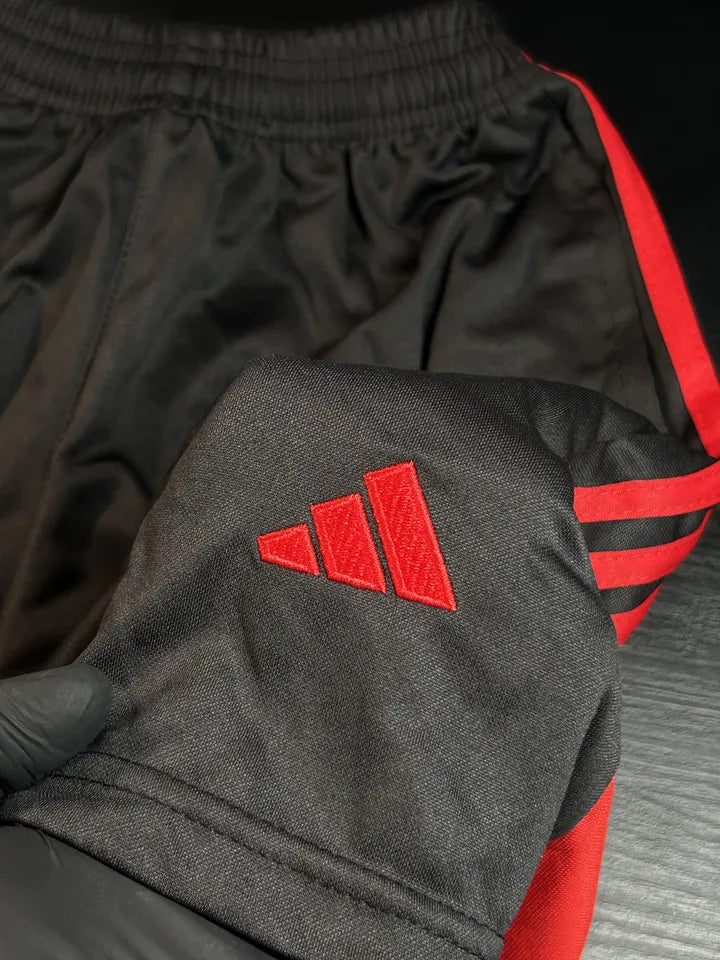 Kit Regata/Short Bayern de Munique Preto/Vermelho