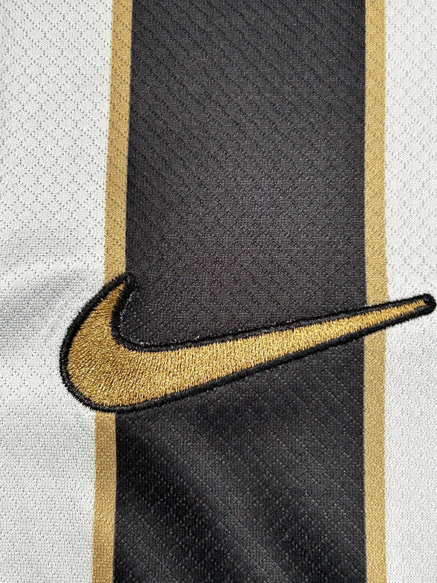 Camisa Feminina Atlético Mineiro Listrada I 26/27