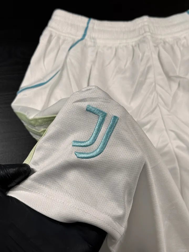 kit camisa/short Juventus Azul Claro II 25/26