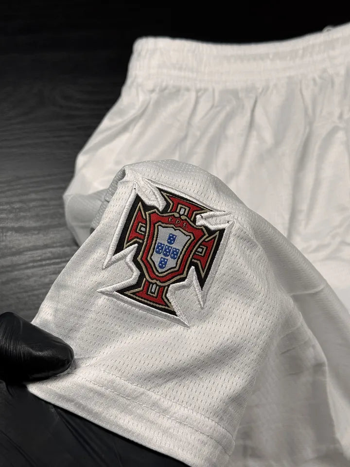 Kit Infantil Seleção Portugal Branco e Verde II 26/27