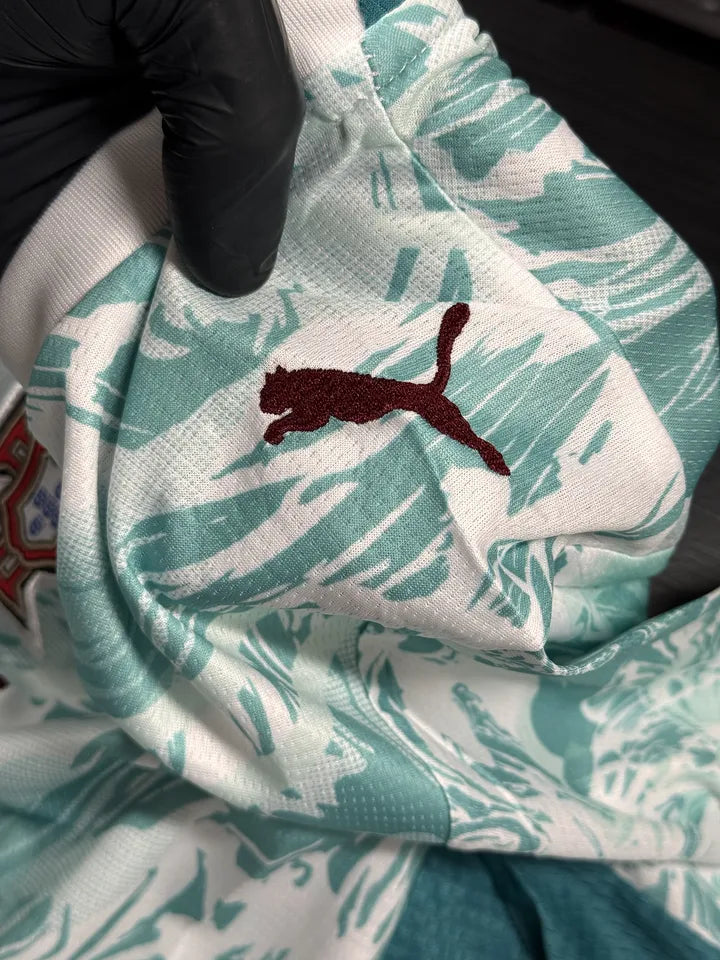 Kit Infantil Seleção Portugal Branco e Verde II 26/27