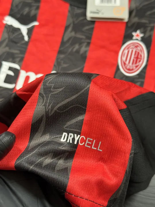 Kit Infantil Milan Listrado I 25/26