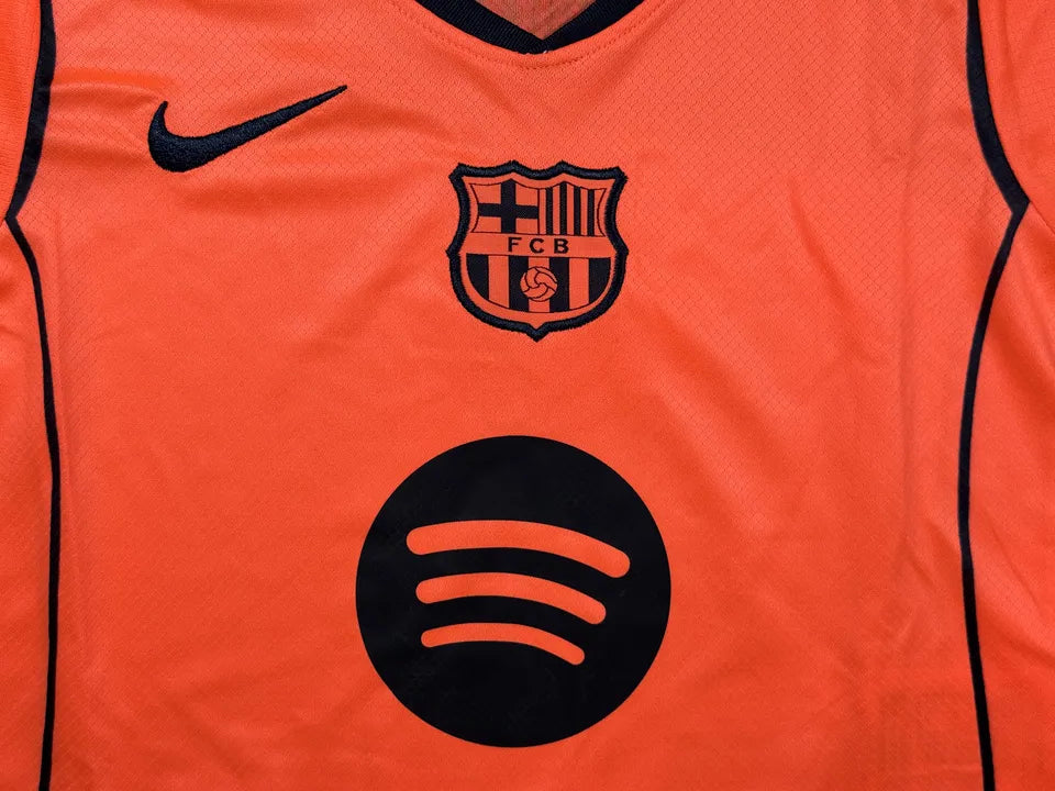 Kit Infantil Barcelona Laranja III 25/26