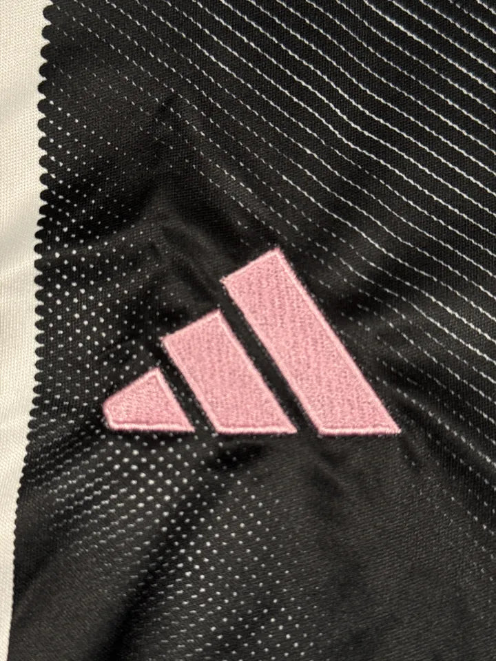 kit camisa/short Juventus Rosa e Branco