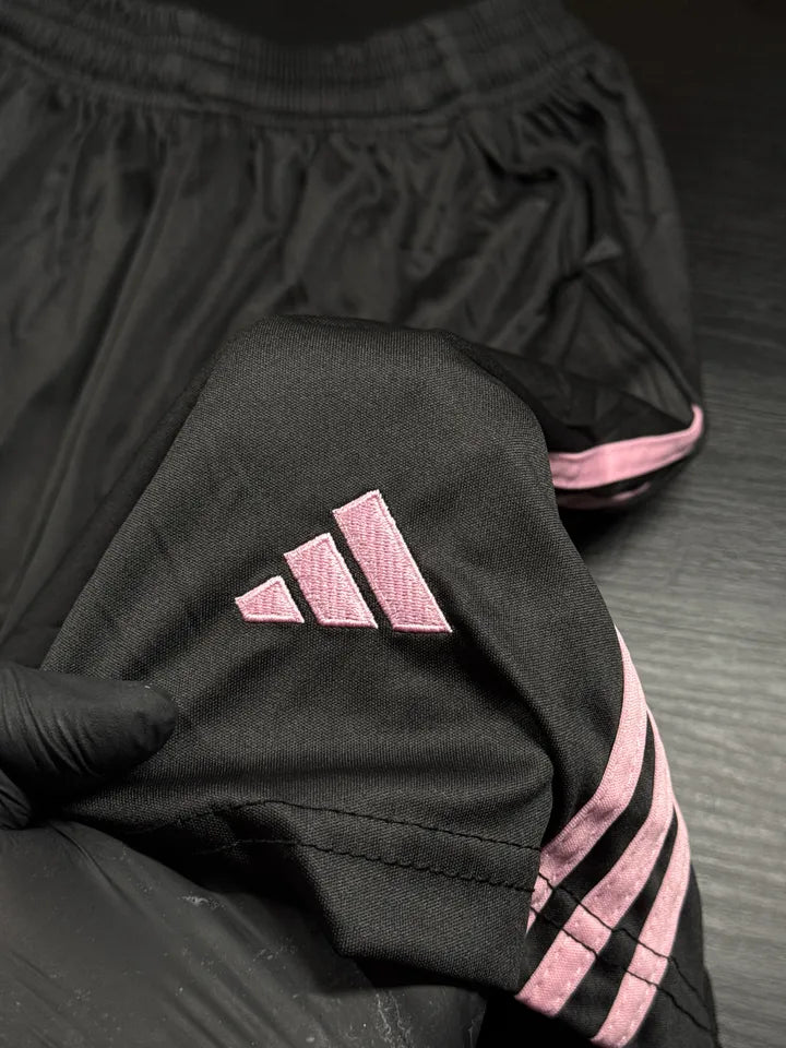 kit camisa/short Juventus Rosa e Branco