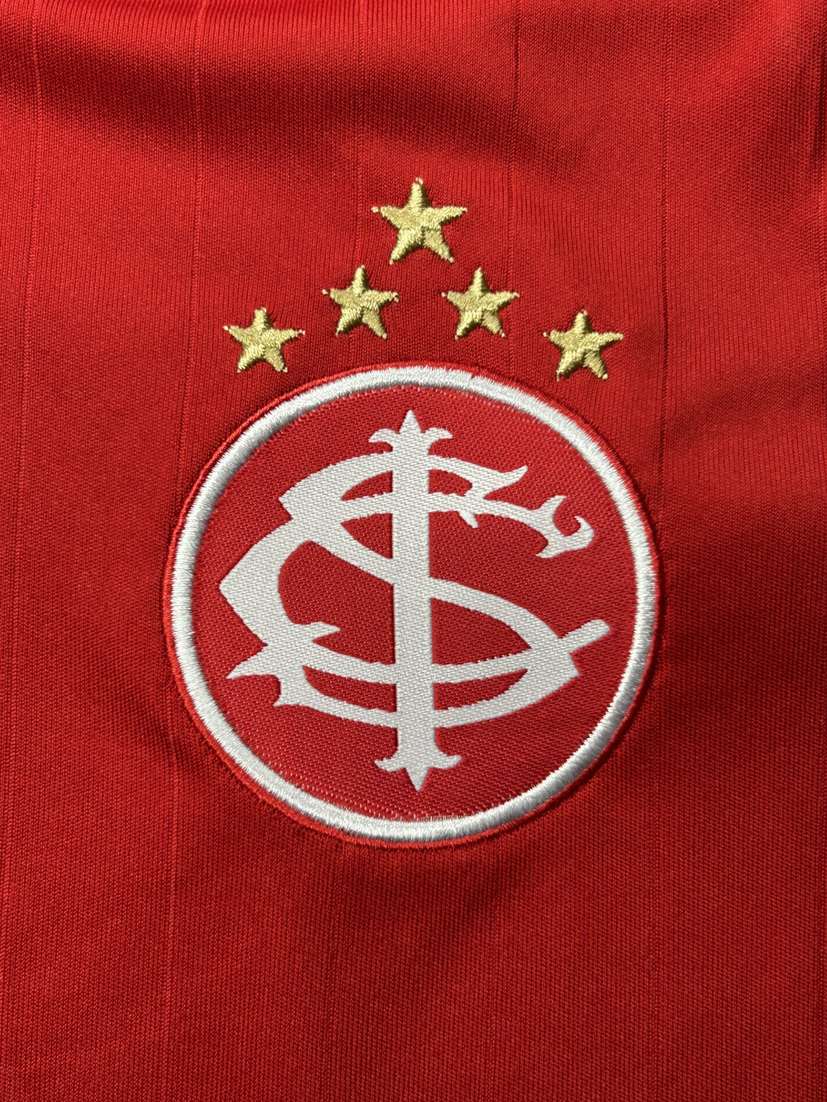 Kit Infantil Internacional Vermelha I 26/27 [Logo Diferente]
