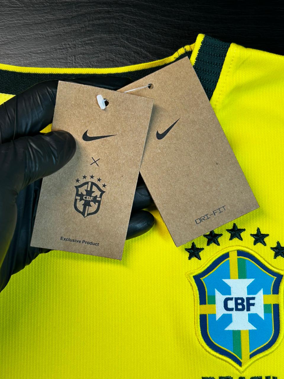 Camisa Feminina Seleção Brasil Amarela I 26/27 (Gola Verde Escuro)