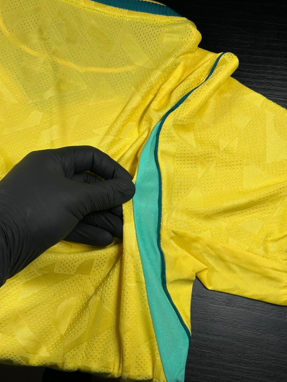 Camisa Feminina Jogador Seleção Brasil Amarela I 1.1 Idêntica a original 26/27