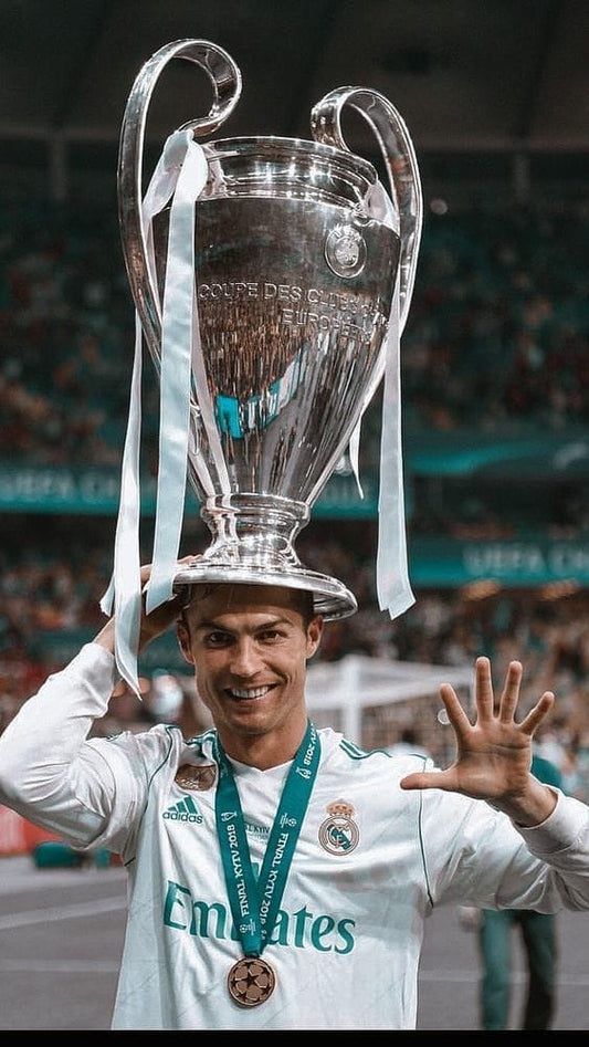 Camisa Retrô Real Madrid 2017/18 - Ronaldo
