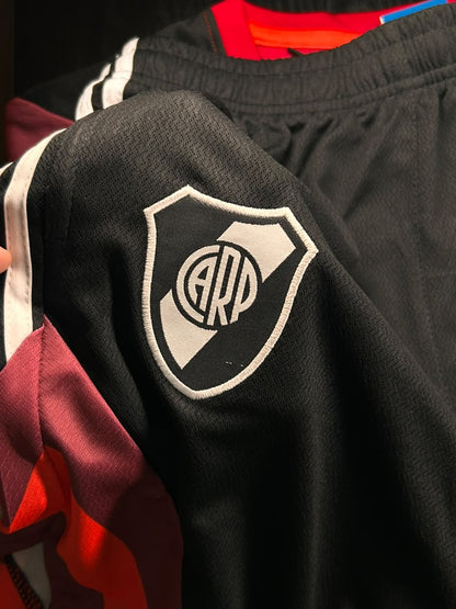 Kit Camisa e Short River Plate