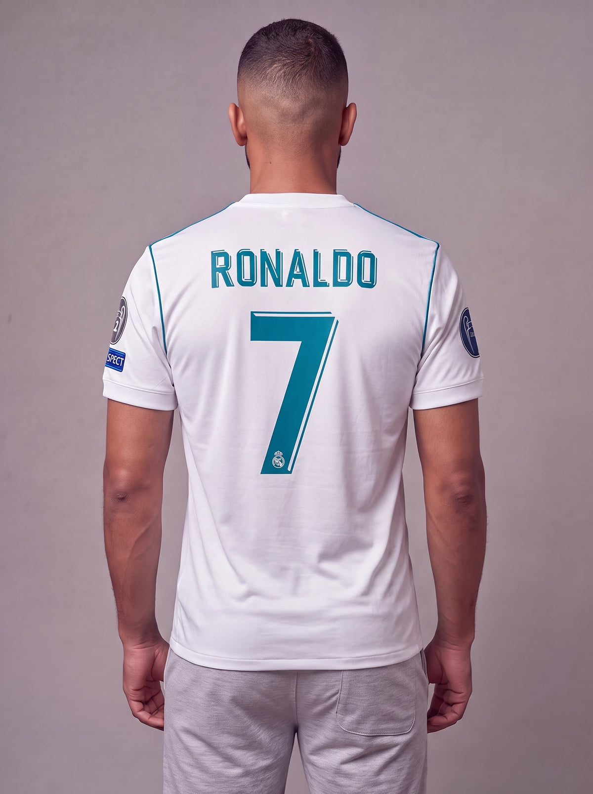 Camisa Retrô Real Madrid 2017/18 - Ronaldo