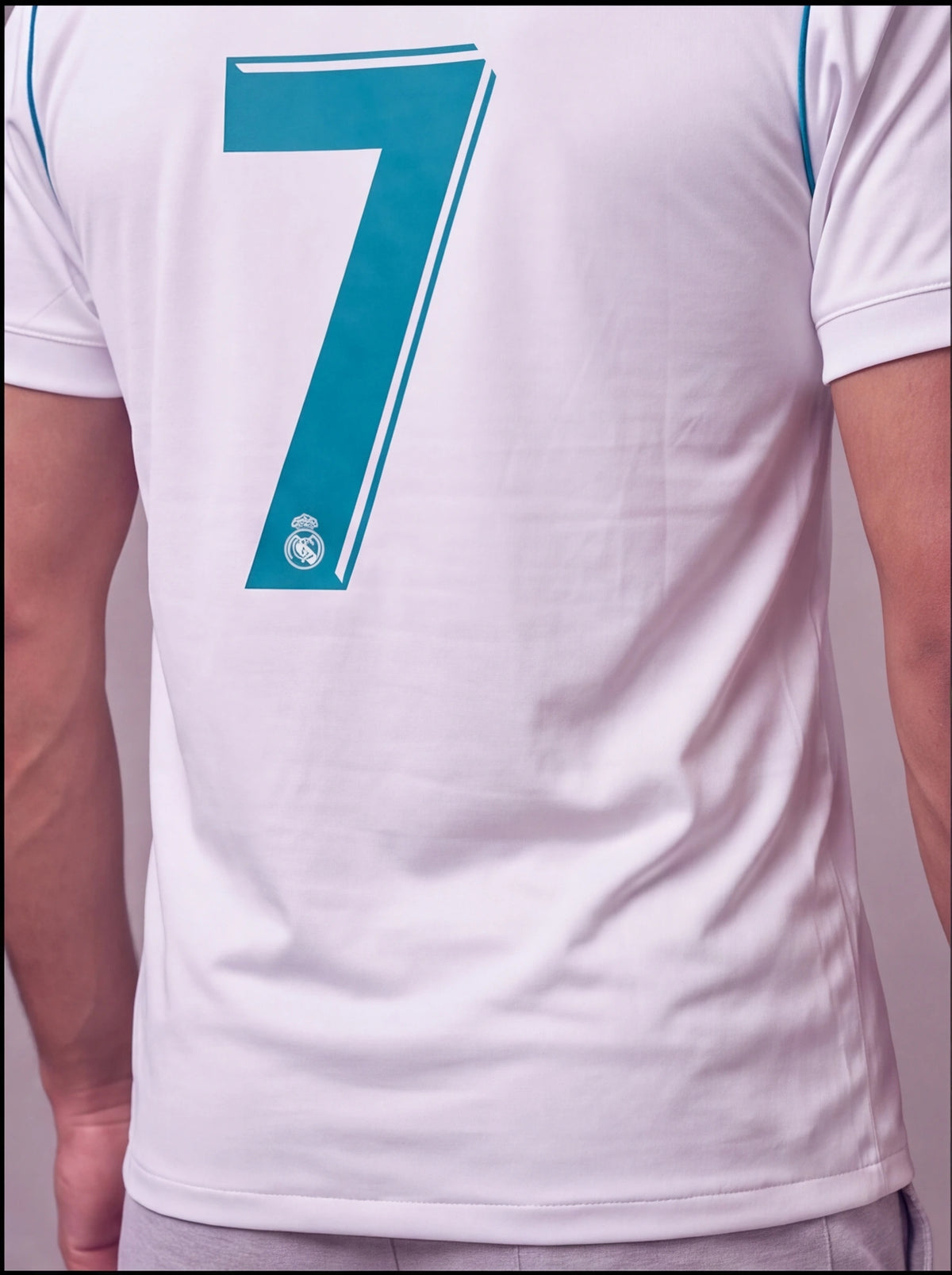 Camisa Retrô Real Madrid 2017/18 - Ronaldo